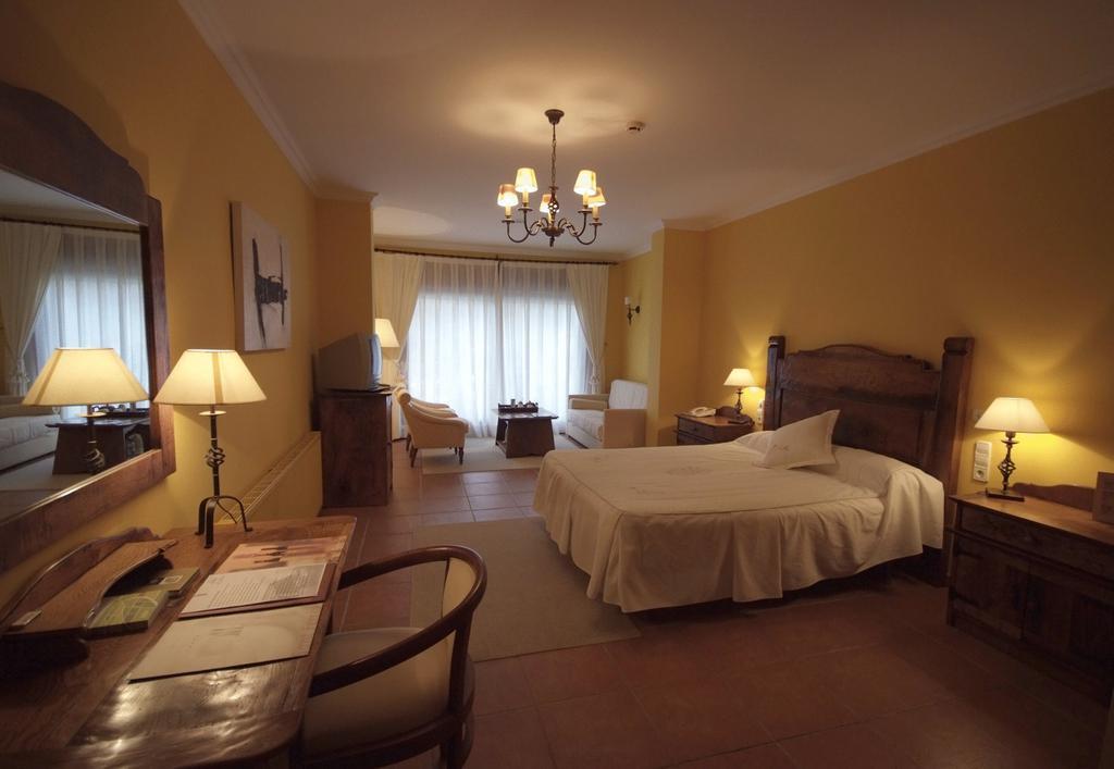 Hotel Spa Sant Ferriol Besalu Room photo